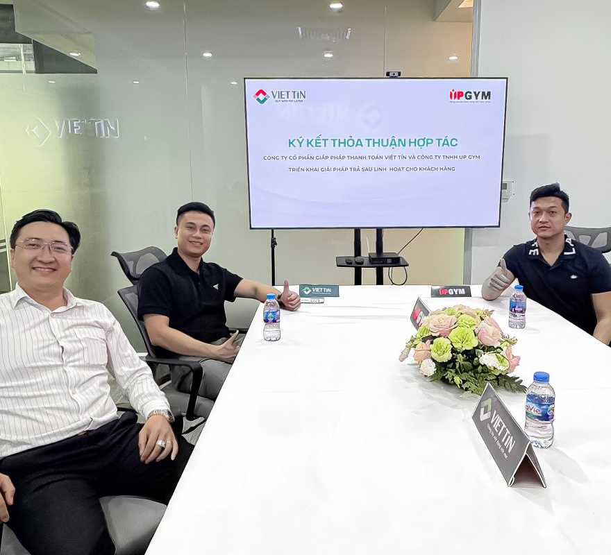 Việt Tín x Uyp GYM